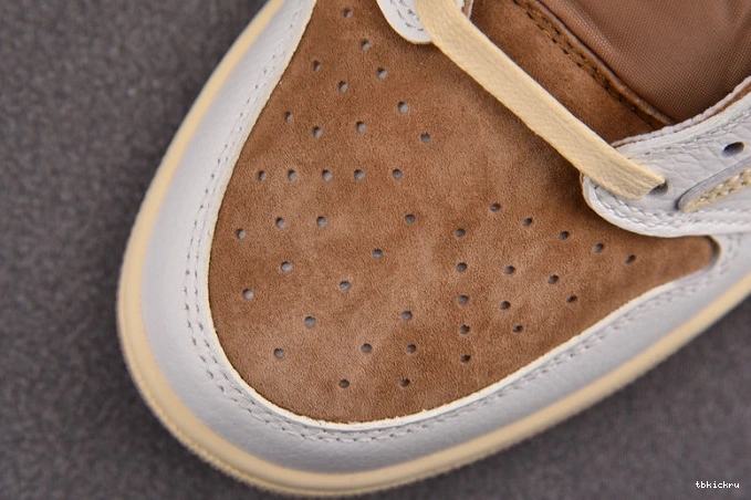 Reps TBK AJ Travis Low Scott 1 SP OG DM7866-106 x 0811
